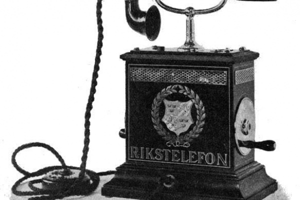 old fashioned phone